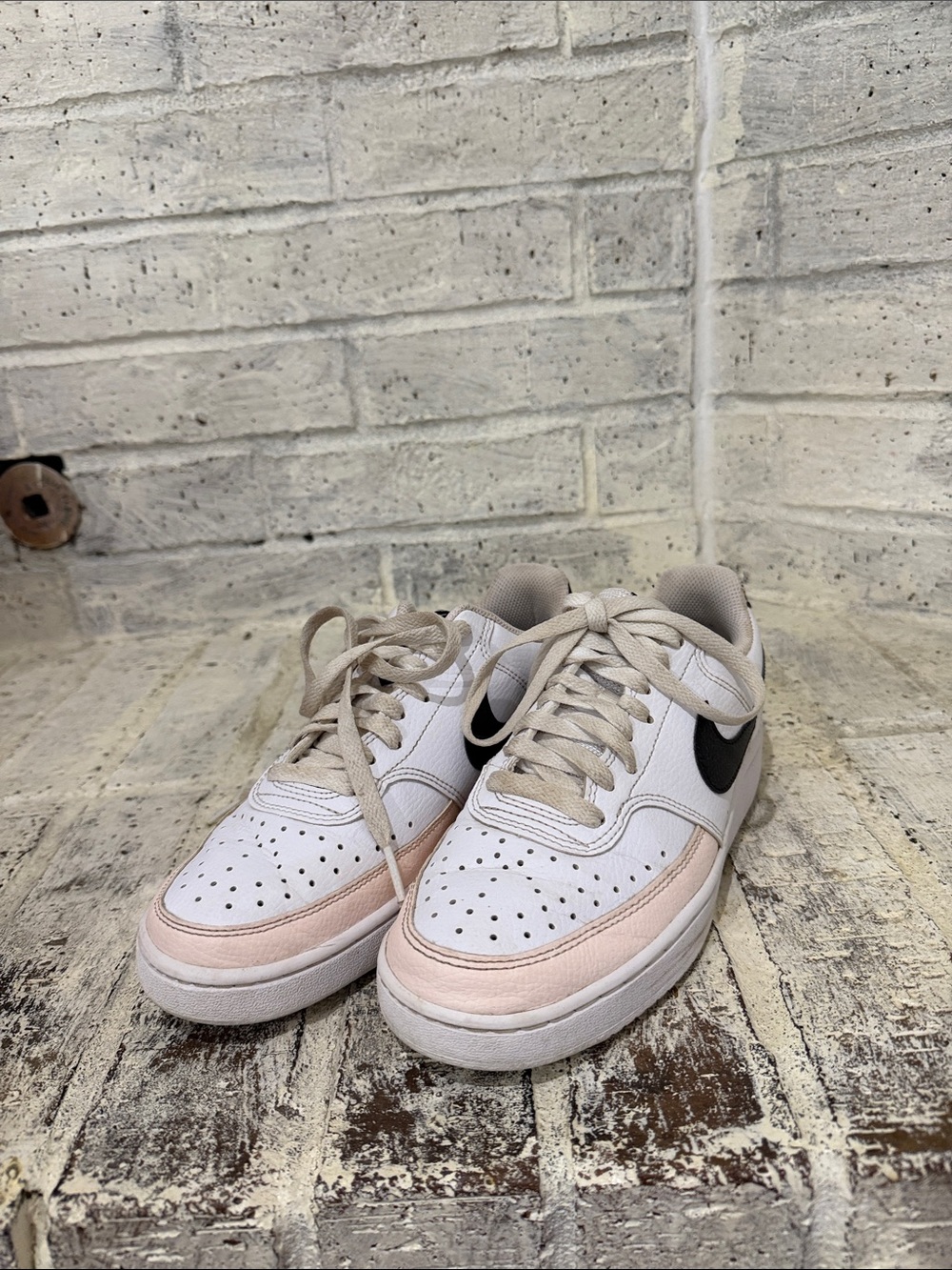 Nike Women’s Low-Top Sneakers in White, Light Pink and Black